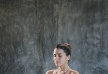 “나만의 스트레스 탈출법, 일상에서 찾아라” woman in white bikini sitting on red chair